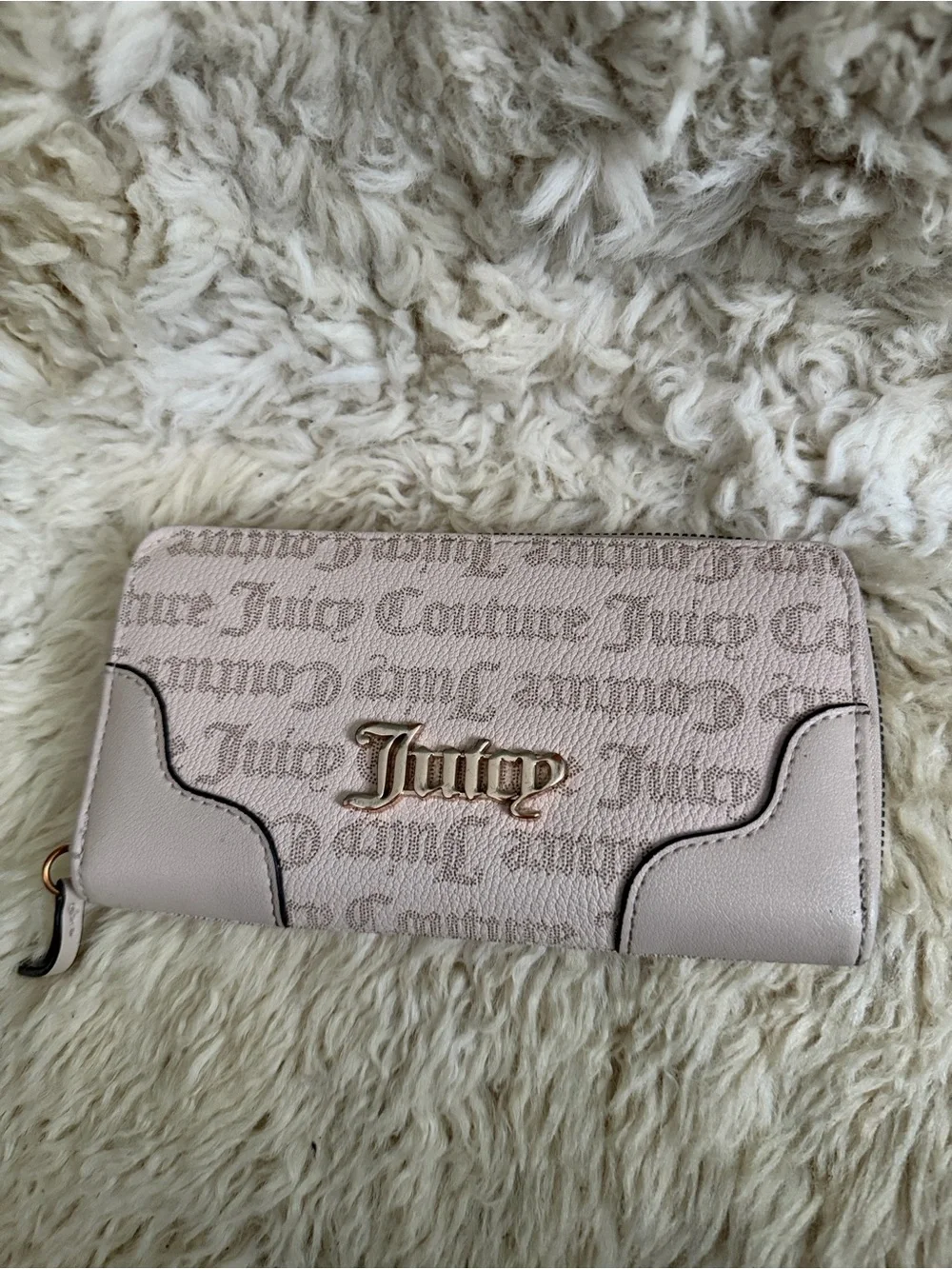 Juicy Couture Light Pink Zip-Around Wallet with Logo Lining